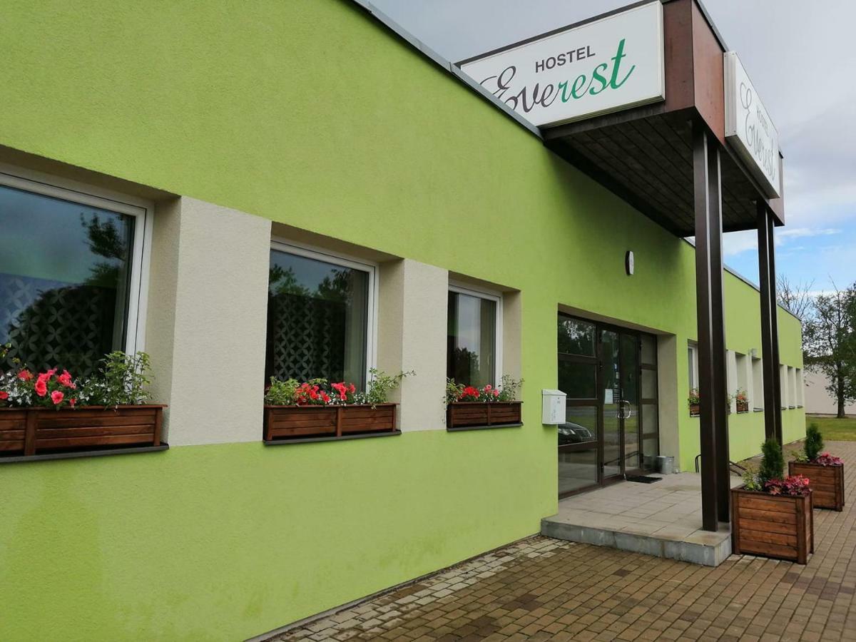 Everest Kivioli Hostel Kiviõli Exterior foto